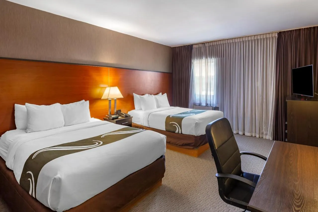 Quality Inn Toronto Airport Mississauga 2*,